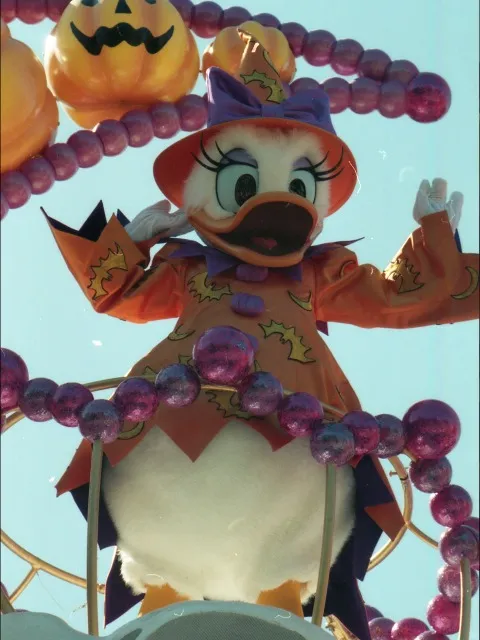 デイジーダック(ディズニー・ハロウィーン・パレード 2005)