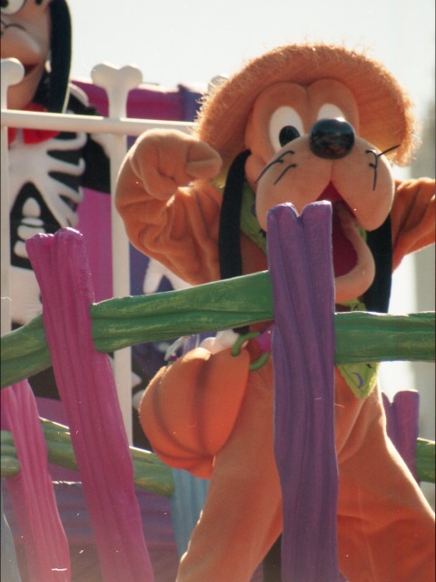 プルート（ディズニー・ハロウィーン・パレード 2005）