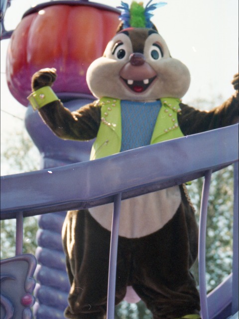 デール（ディズニー・ハロウィーン・パレード 2005）