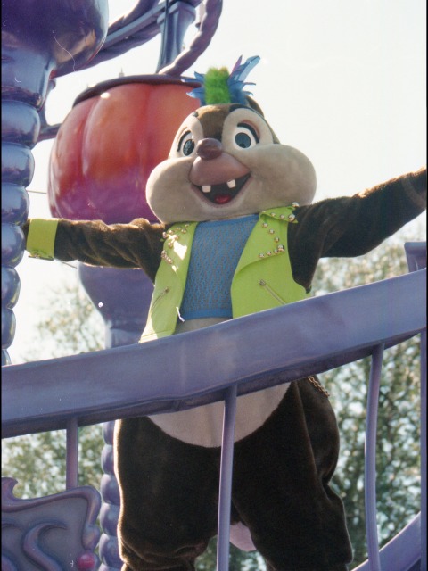 デール（ディズニー・ハロウィーン・パレード 2005）