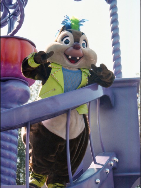 デール（ディズニー・ハロウィーン・パレード 2005）