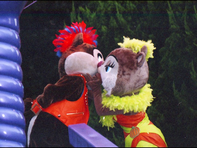 チップとクラリス（ディズニー・ハロウィーン・パレード 2005）