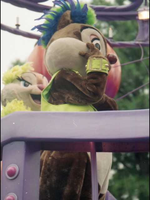 デール（ディズニー・ハロウィーン・パレード 2005）