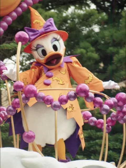 デイジーダック(ディズニー・ハロウィーン・パレード 2005)