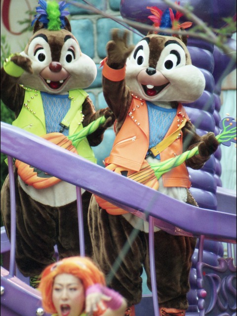 デールとチップ（ディズニー・ハロウィーン・パレード 2005）