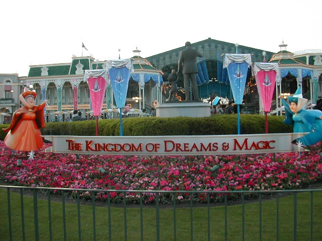 フローラとメリーウェザー（東京ディズニーランド20thアニバーサリー）