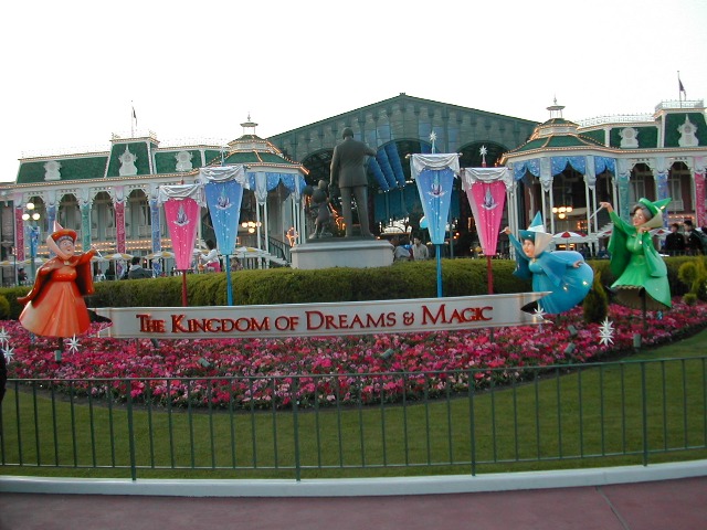 フローラ、メリーウェザー、フォーナ（東京ディズニーランド20thアニバーサリー）