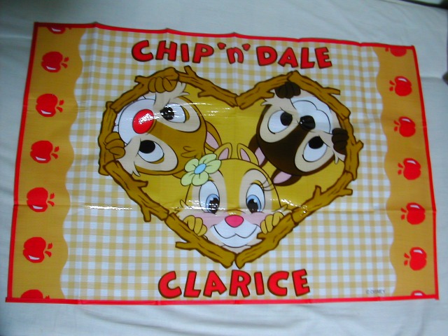 チップ、デール、クラリスのピクニックシート