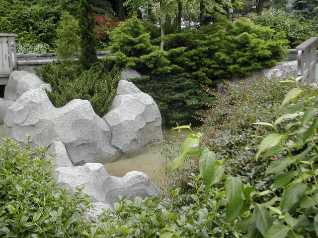 城のお堀（ファンタジーランド）