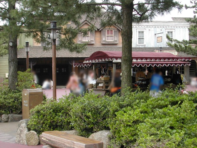 白雪姫のグロットから見るウエスタンランド（ファンタジーランド）