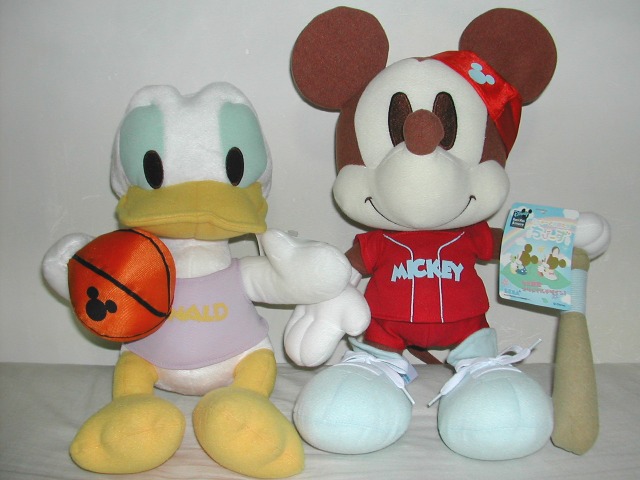 ベースボールミッキーとバスケットボールドナルド ぬいぐるみ 