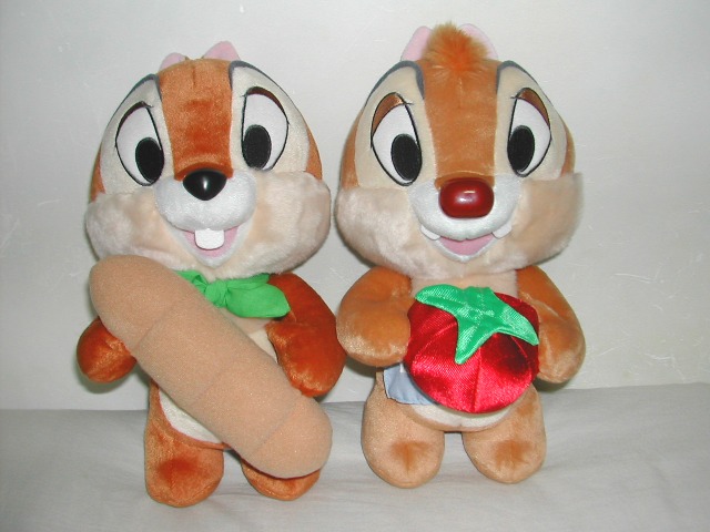 パンとトマトを持ったチップとデール ぬいぐるみ