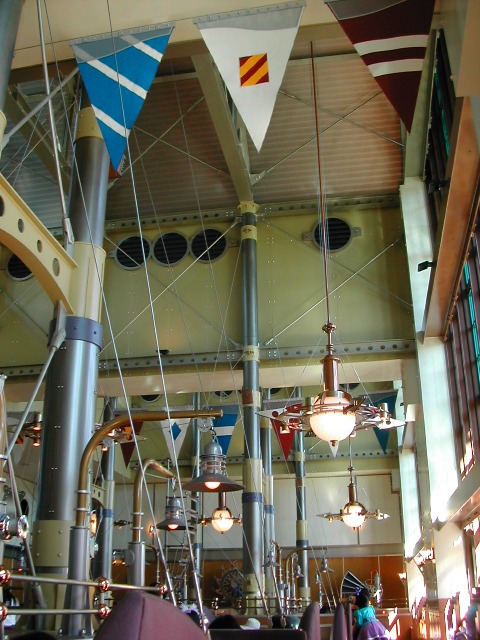 奥に注文取りミニーマウス(ホライズンベイ・レストラン)