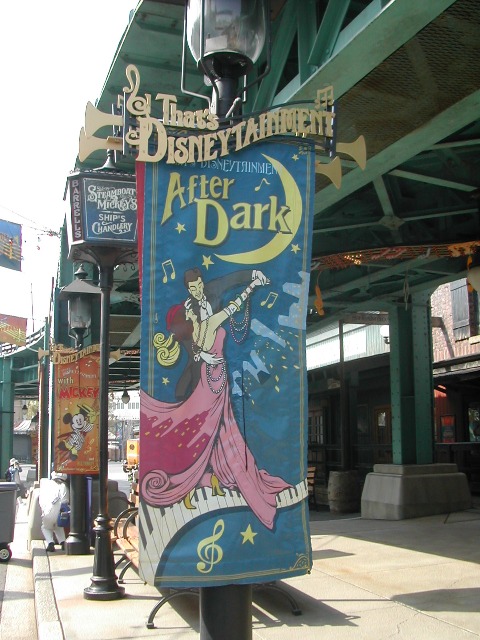 AFTER DARK旗飾り（ザッツ・ディズニーテイメント）