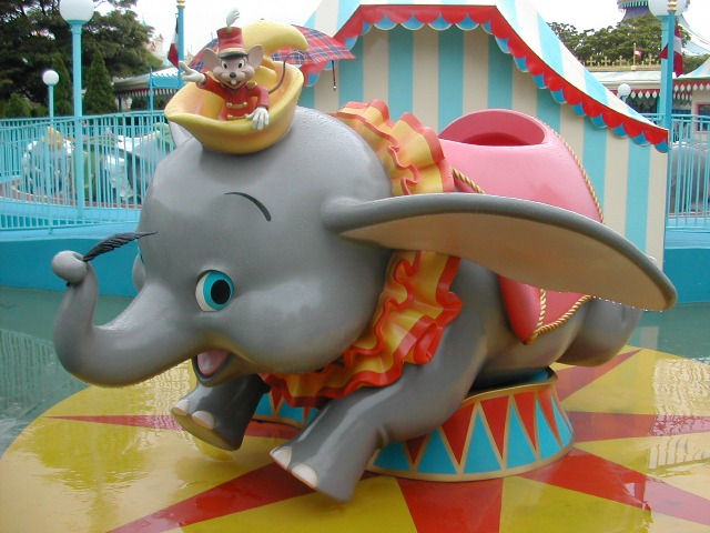 ティモシーとダンボ（ファンタジーランド）