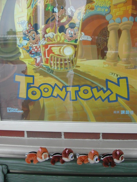 ポスターとぬいぐるみ（ワールドバザール）