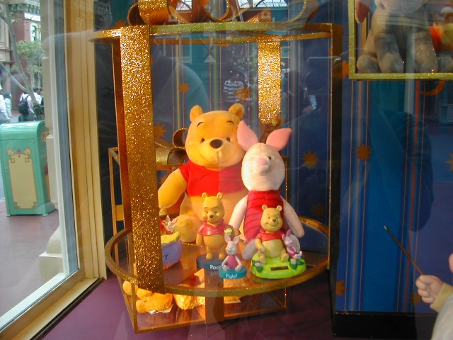 くまのプーさんショーウィンドウ（トイキングダム）