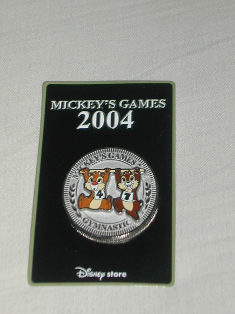 鉄棒ピンバッジ チップとデール