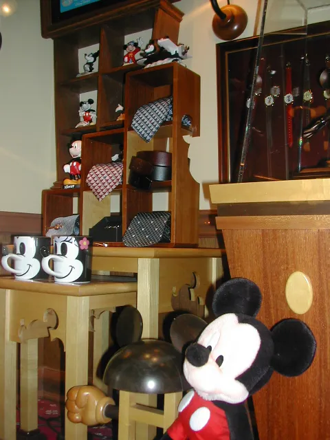 ミッキーグッズ棚（タウンセンターファッション）