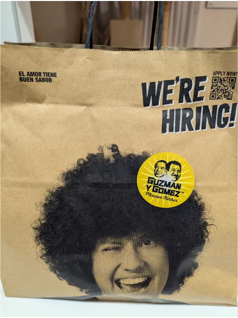 紙袋（GUZMAN Y GOMEZ）