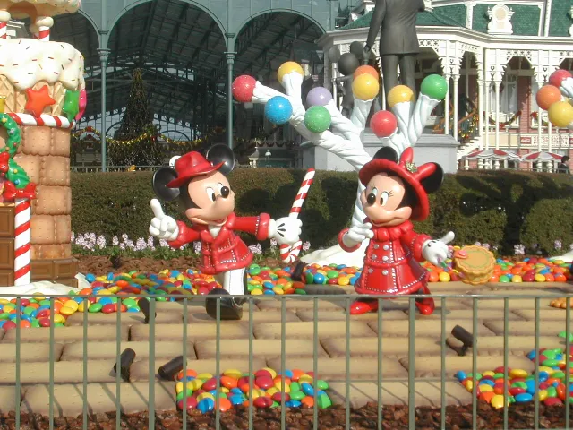 ミッキーとミニー（クリスマス・ファンタジー 2004）