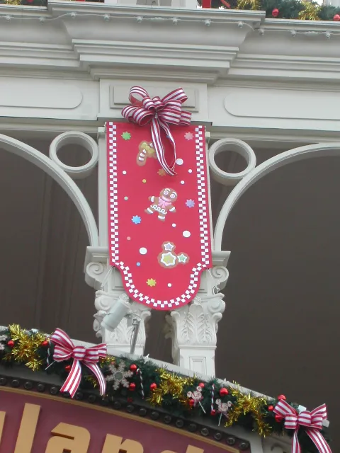 ジンジャーブレッドマン旗飾り（クリスマス・ファンタジー 2004）