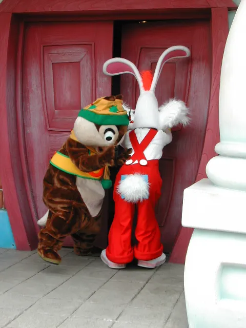 チップとロジャーラビット（トゥーンタウン）