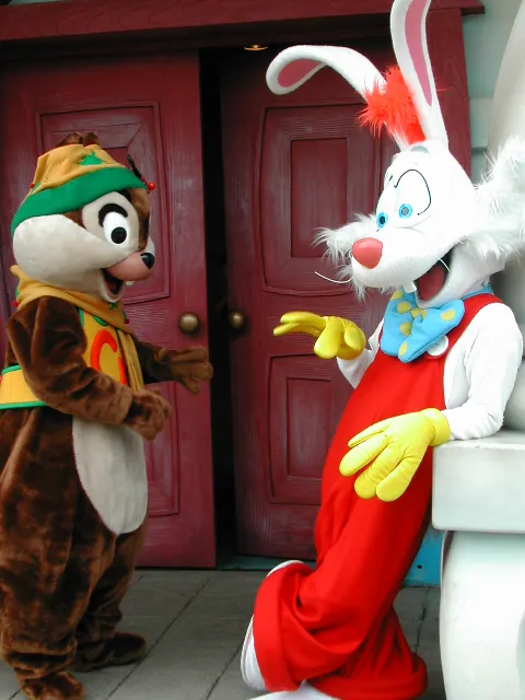 チップとロジャーラビット（トゥーンタウン）