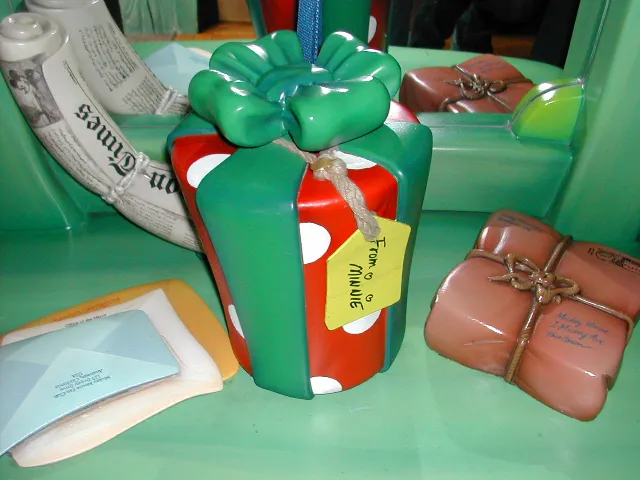 ミニーからの贈り物（ミッキーの家とミート・ミッキー）