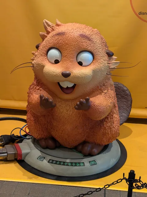 私がビーバーになる時 販促モニュメント（トレイダーズ・パッセージ）