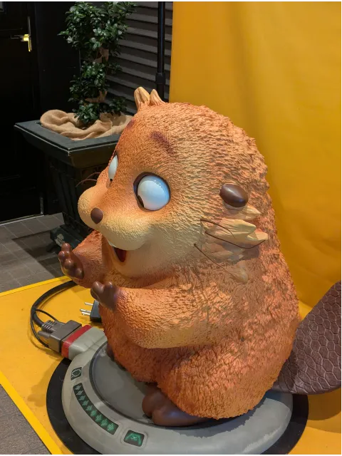 私がビーバーになる時 販促モニュメント（トレイダーズ・パッセージ）