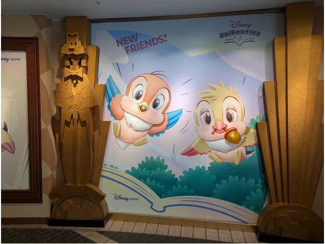 ピック バードとエラ バードの壁パネル（ディズニーストア）