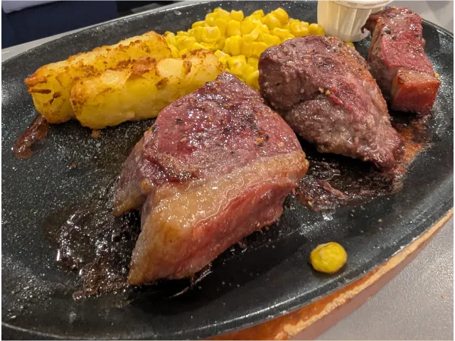 ラム（仔羊）のランプステーキ アップ（サイゼリヤ）