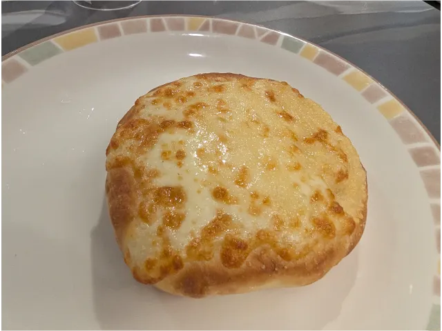 チーズフォッカチオ アップ（サイゼリヤ）