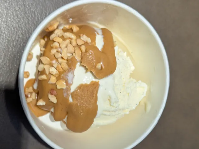 クッキーアンドアイスクリーム カップ中身（PUG）