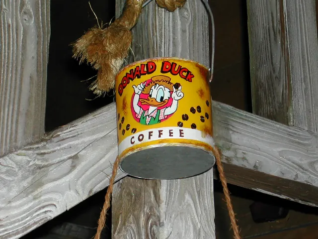 ドナルドのコーヒー缶（ドナルドのボートビルダー）