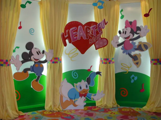 HEART-FUL SEASON ミッキー、ドナルド、ミニー（ディズニーストア）