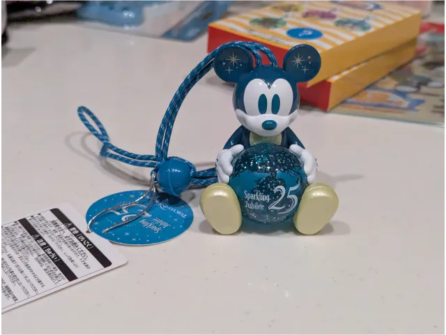 ミッキーのペンダント型光るおもちゃ（スパークリング・ジュビリー）