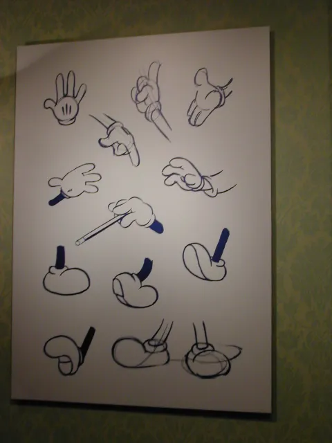 ミッキーマウスの手足の描き方（ディズニードローイングクラス）