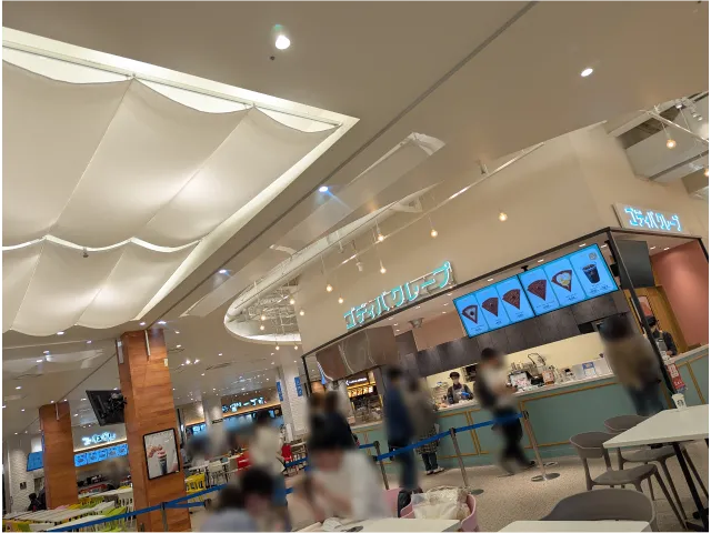 店舗外観（ゴディバクレープ）