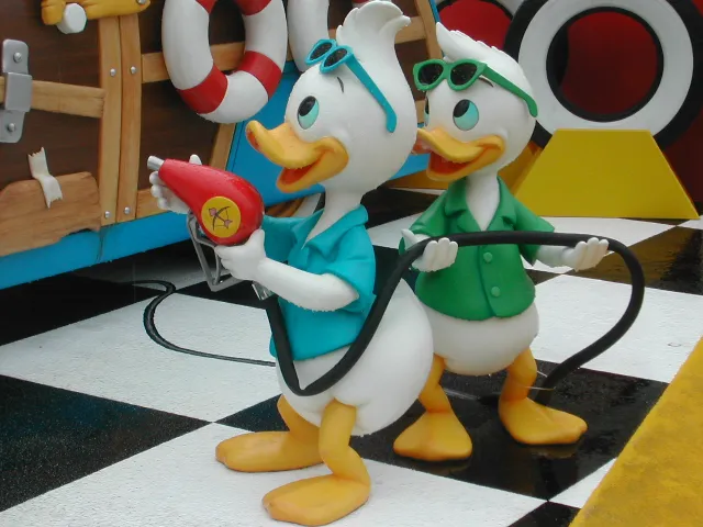 デューイとルーイ（ディズニー・ロック・アラウンド・ザ・マウス）