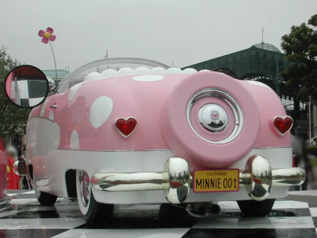 ミニー車 後部（ディズニー・ロック・アラウンド・ザ・マウス）