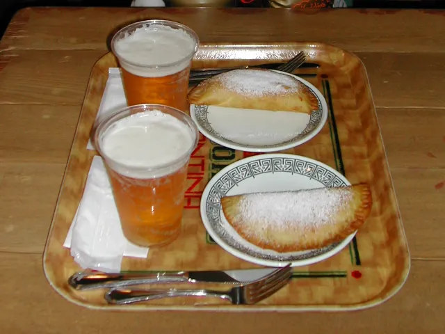 ビールとチミチャンガ(ミゲルズ・エルドラド・キャンティーナ)