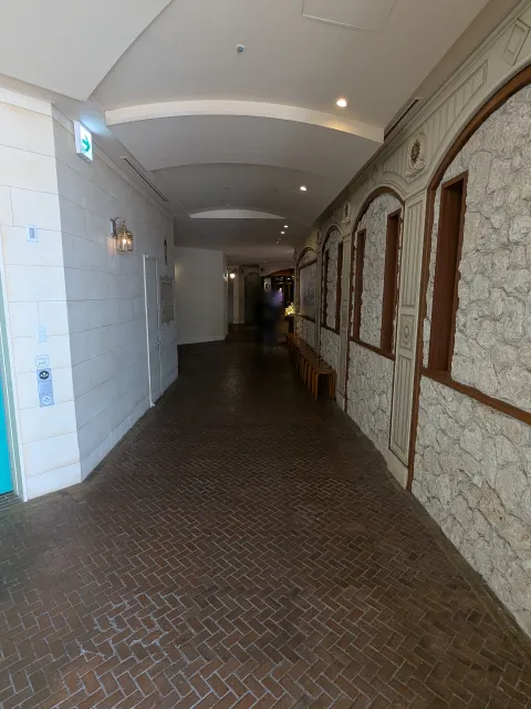 3F 廊下（イクスピアリ）