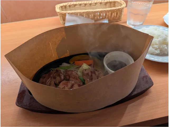 厚切りラムのジンギスカン 油跳ね防止フェンス（カフェ・トレイル＆トラック）