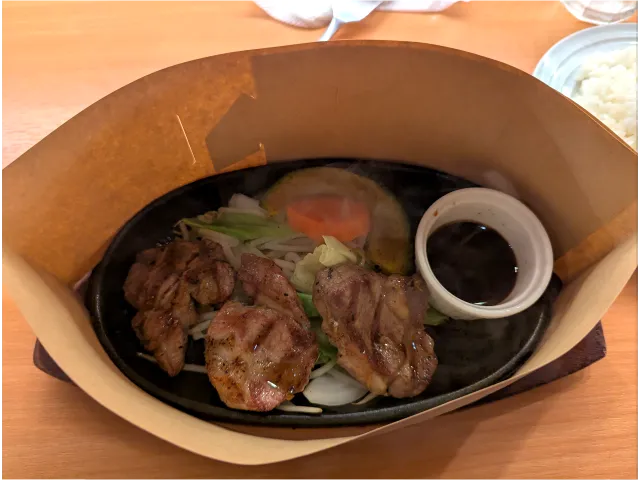 厚切りラムのジンギスカン 油跳ね防止フェンス（カフェ・トレイル＆トラック）