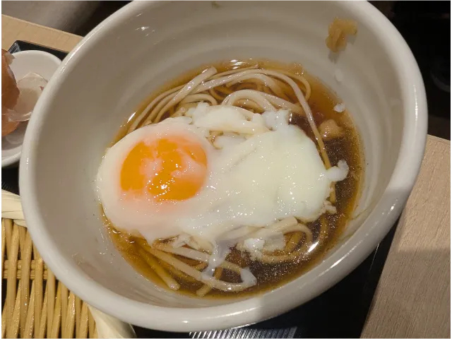 半熟卵トッピングうどん（日本橋 稲庭うどんと丼めし 金子半之助）