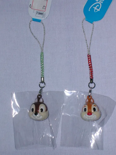 顔のキーホルダー チップとデール