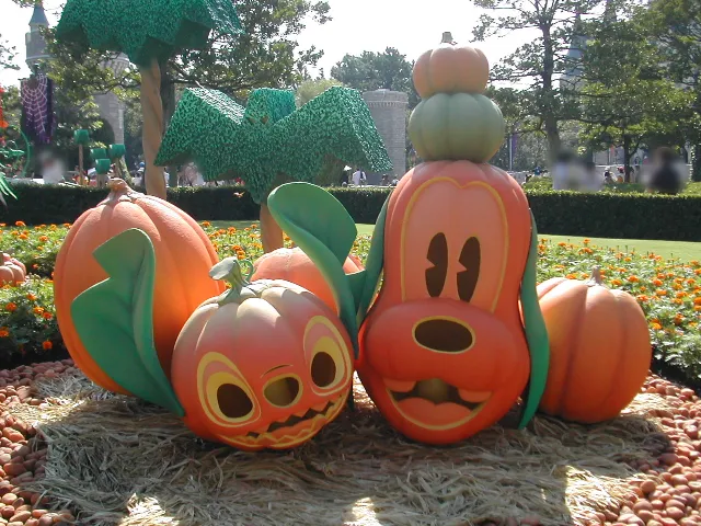 スティッチとプルートのかぼちゃ（ディズニー・ハロウィーン 2005）