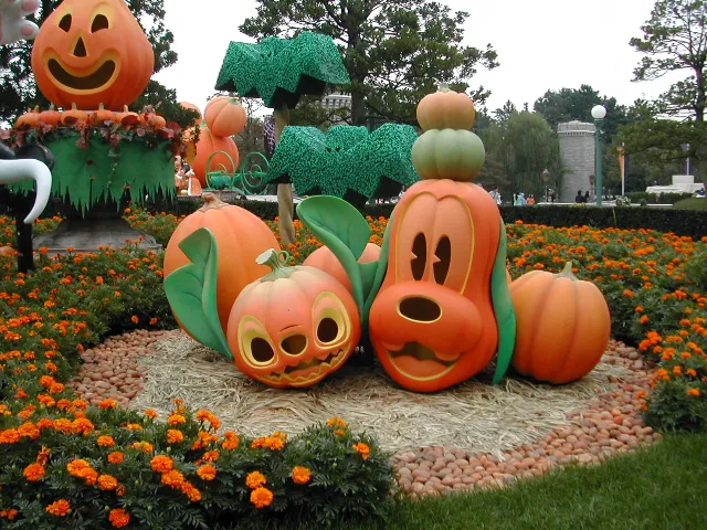 スティッチとプルートのかぼちゃ(ディズニー・ハロウィーン 2005)